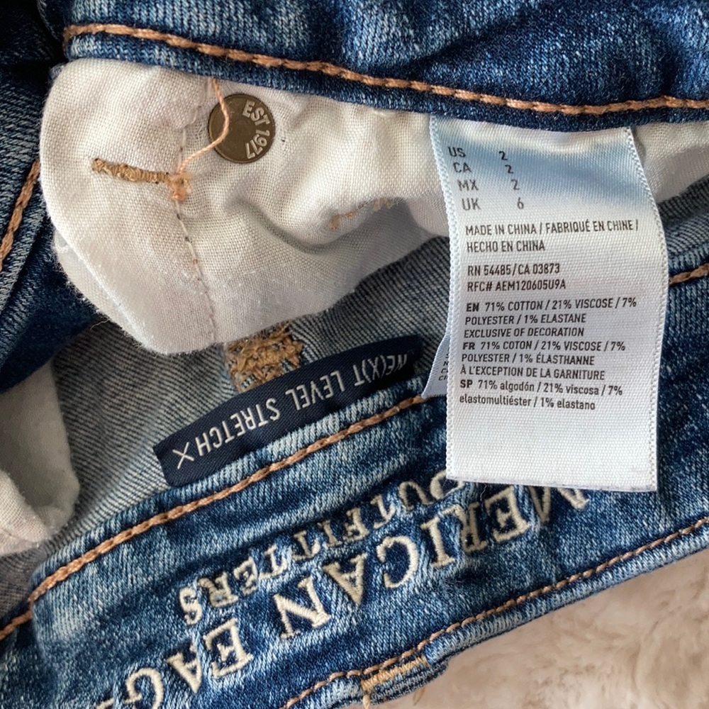 Distressed shorts - Picture 4 of 4